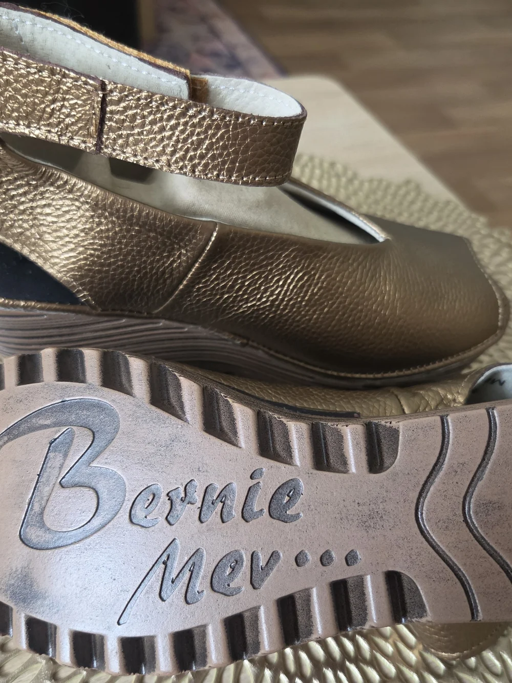 bernie mev. So gorgeous Women's Metallic Bronze Peep-Toe Ankle-Strap With wedge.